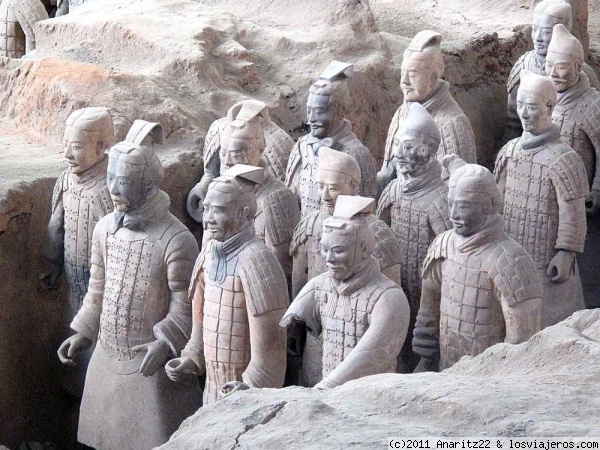 Varios guerreos de Xian
Los Guerreros de terracota (pinyin: bīng mă yŏng, traducción literal: 