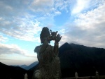 Estatua dando ofrenda en la Isla de lantau