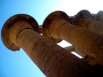 Columnas hacia el cielo en el templo de Luxor