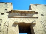 Detalle superior central en el templo de Edfu
Edfu, Egipto