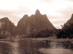 Overview of the face-shaped rock on the Li River
