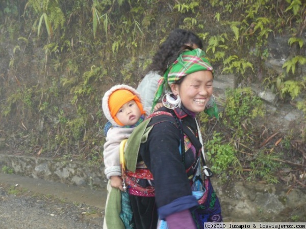 Madre e hijo
Esta mujer nos acompañó en los dos treking, con el niño a las espaldas y siempre sonriendo.
