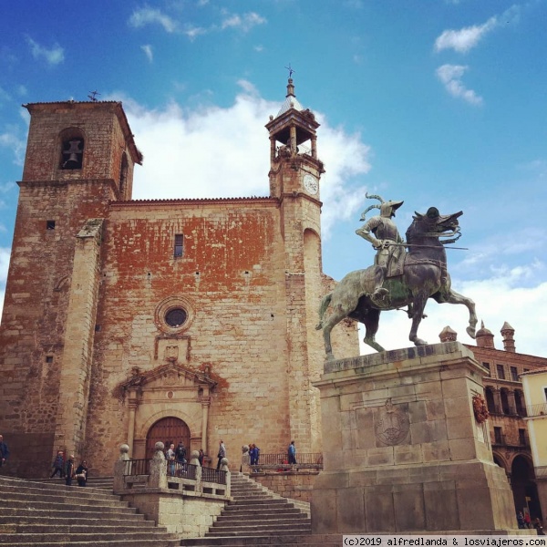 Estatua ecuestre de Pizarro
La magnífica plaza mayor de Trujillo
