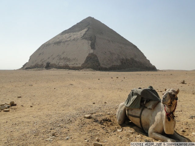 Foro de Dashur en Egipto: Pirámide Inclinada de Snefru