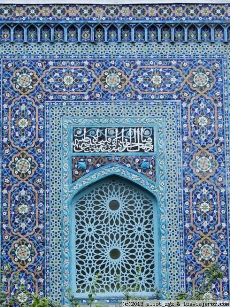 mosaico de la gran mezquita de San Petersburgo
parte del mosaico exterior de la Mezquita

