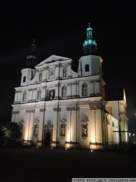 Iglesia y convento de San Bernarda, carmelitas
vista nocturna, Cracovia
