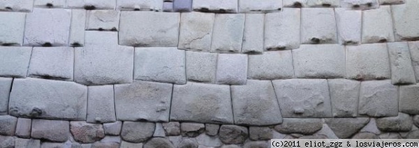 trozo de la pared Inca de la cuesta de San Blas
parte izquierda de la piedra de los 12 angulos... ¿¿como lo hacían??
