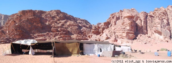 haima de una familia en el desierto de Wadi Rum
la casa de nuestro conductor de nuestro tour donde tomamos un te con ellos
