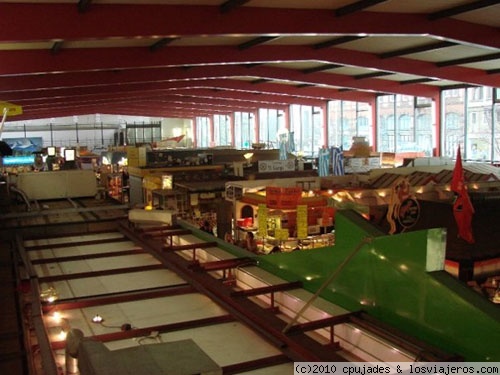 Markhalle (Hannover)
Mercado donde se puede comprar o comer y beber, desde comida tipica Alemana a Española
