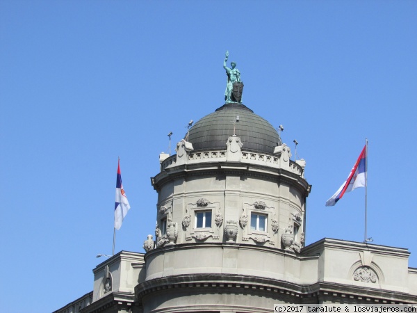 Calle Kneza Milosa
Detalle de la cúpula de un edificio
