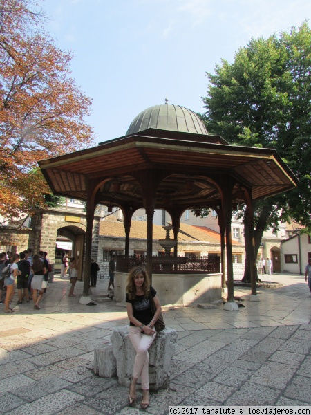 Mezquita de Gazi Husrev-Beg, Bascarsija, Sarajevo, Bosnia-Herzegovina
Construída en el siglo XVI por los Turcos, es la mayor, en términos históricos, de Bosnia-Herzegovina
