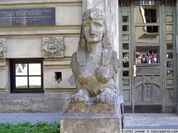 Detalle Calle Alberta. Riga
Detalle ante la puerta de un edificio art nouveau
