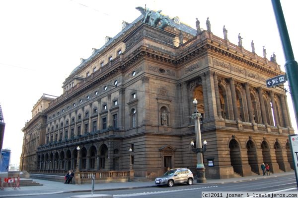 Teatro Nacional
Institución cultural checa muy importante, con una rica tradición artistica y alma mater de la ópera
