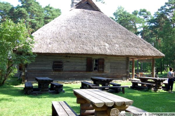 Taberna en Rocca al Mare. Tallin
Taberna Kolu Korts, tipica taberna estona donde se pueden degustar platos típicos de los campesinos, asi como productos elaborados artesanalmente según su tradición
