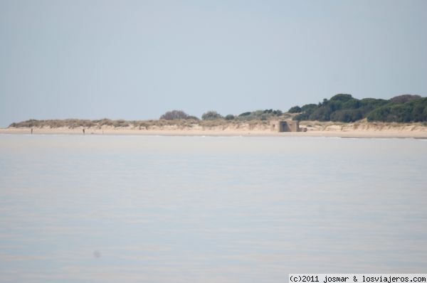 Desembocadura del Rio Guadalquivir
Desembocadura del Rio Gualquivir desde Sanlucar de Barrameda, al fondo Parque Nacional de Doñana y bunquer de la 2ª Guerra mundial
