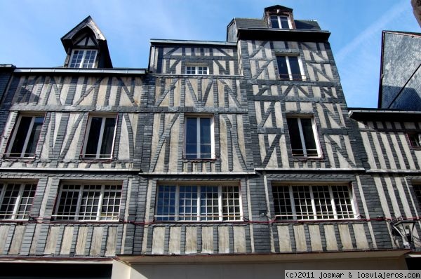Fachada Normanda. Rouen
Tipica fachada de edificación normanda en el centro de Rouen
