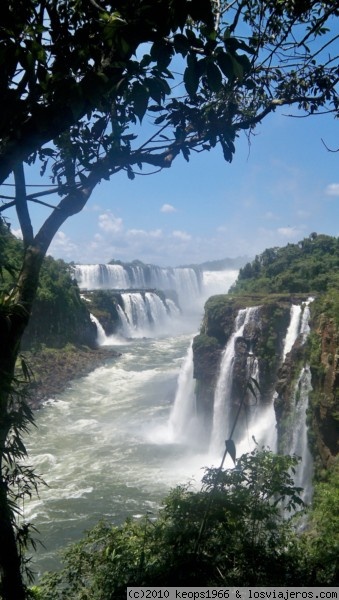 Cataratas del Iguazu (Misiones Argentina)
Cataratas del Iguazu (Misiones Argentina)
