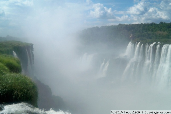Cataratas del Iguazu (Misiones Argentina)
Cataratas del Iguazu (Misiones Argentina)
