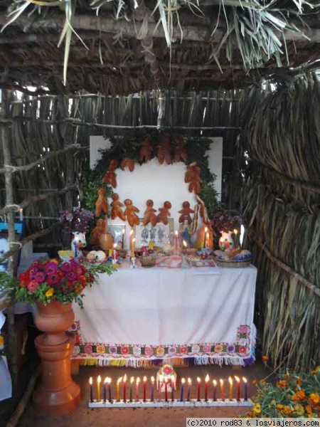 Dia de Muertos en Yucatán 8
Altar de muerto en memoria de las animas infantiles
