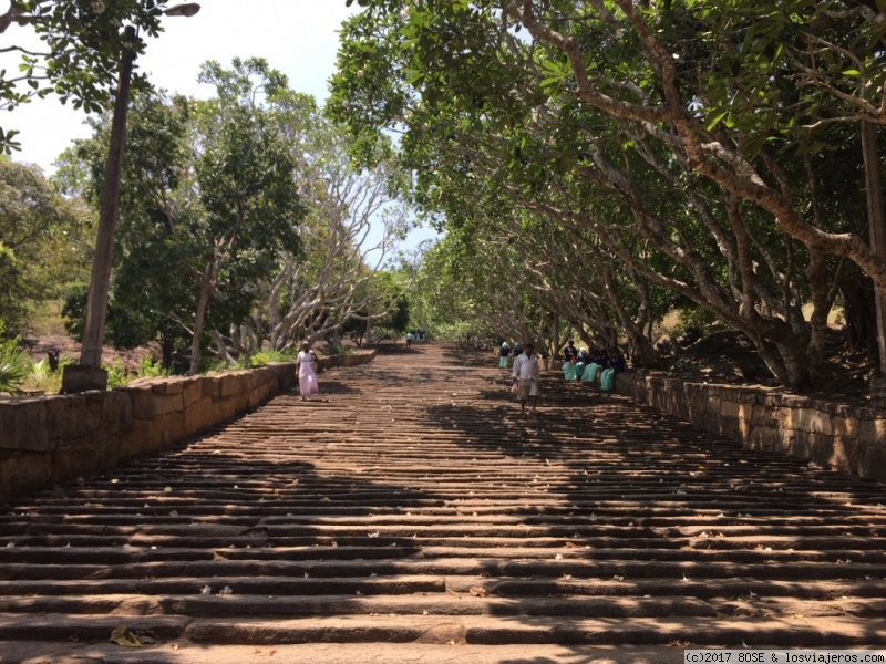 Día 3: ANURADHAPUDRA-MIHINTALE- DAMBULLA (Bus) - Mochilera sola por Sri Lanka / 15 días (1)