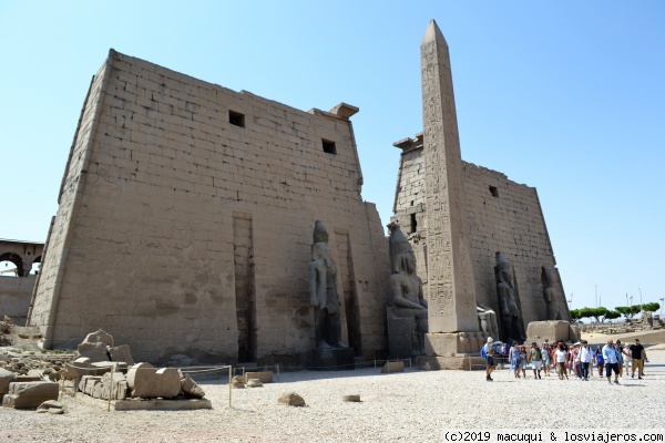 templo de Luxor pilonos y obelisco
templo de Luxor pilonos y obelisco
