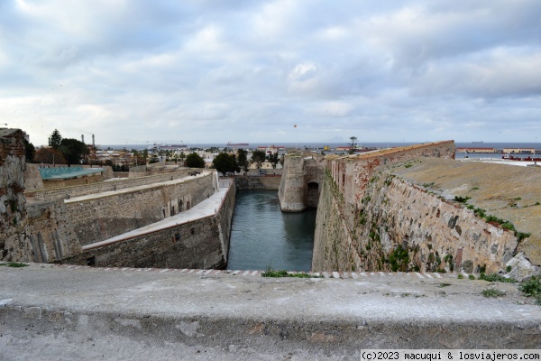 murallas reales
murallas reales y foso de Ceuta
