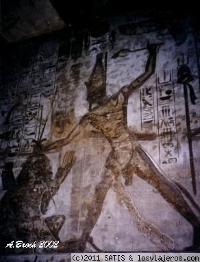 Ramsés II
Ramsés II en lucha con los hititas.
