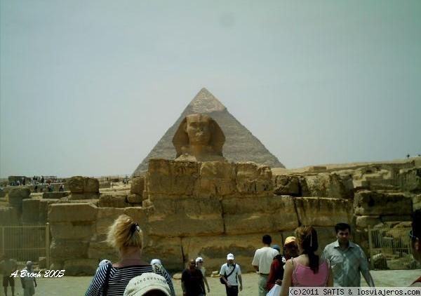 Meseta de Giza
Alberga las más famosas pirámides de Egipco. Keonps, Kefren y Micerinos, y la fabulosa esfinge.
