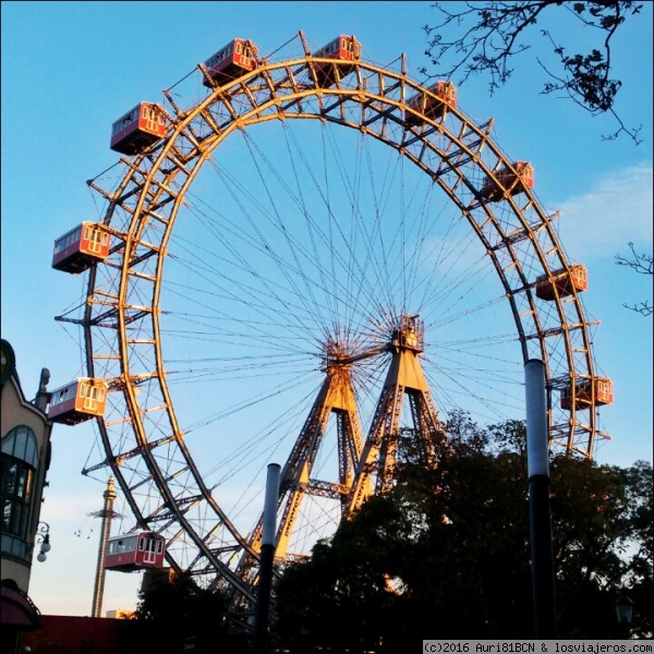 Riesenrad de Viena
noria del Prater, el parque de atracciones de Viena
