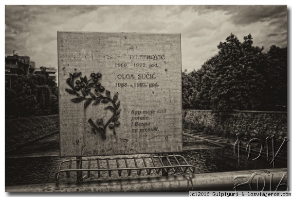 Puente Vrbanja.
Sarajevo.
Tenéis un tip de Bajamonti donde cuenta la triste historia de Bosko y Amira asesindos en éste puente.
