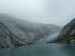 Glaciar Nigardsbreen en un día de lluvia