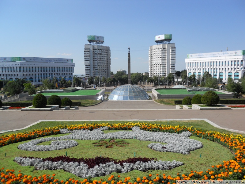 Viajar a  Kazakistan: Asia Central - Otro parque en Almaty (Asia Central)