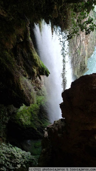 Cascada cola de caballo, Monasterio de Piedra, Zaragoza
Vista de la cascada más famosa del Monasterio de Piedra desde la gruta que se encuentra tras ella.
