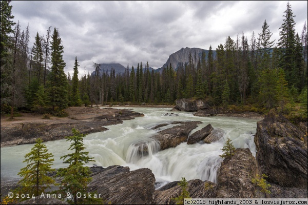 Natural Bridge - Yoho National Park, British Columbia (Canadá)
Natural Bridge - Yoho National Park, British Columbia (Canadá)
