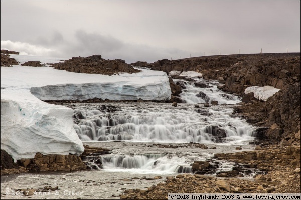 Cascada en los fiordos del oeste, Islandia
Cascada en los fiordos del oeste, Islandia
