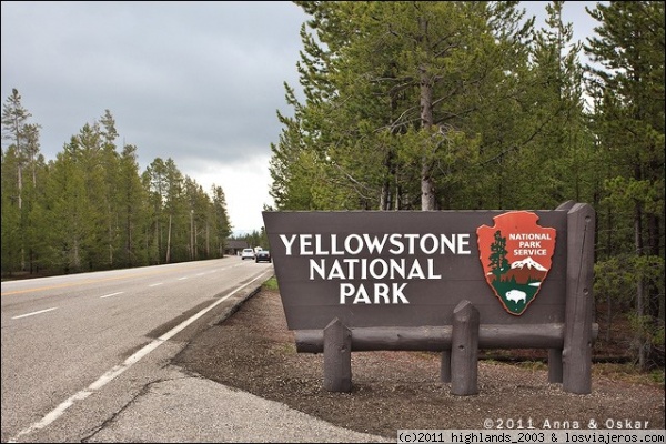 Entrada oeste - Yellowstone National Park
West Yellowstone es un pequeño pueblo que se encuentra a pocos metros de la entrada oeste del parque. Es un lugar muy recomendado si quieres estar varios dias visitando el parque.
