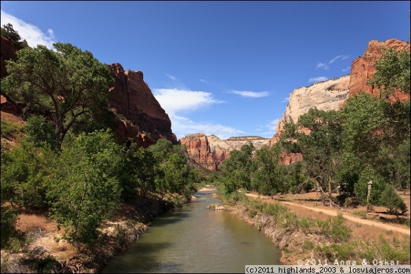 Zion National Park
Quizas menos espectacular que los otros parques, Zion ofrece un monton de rutas para hacer senderismo y pasar un buen día.
