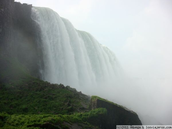 La fuerza del agua en Niágara
Caida del agua en las cataratas canadienses en Niágara
