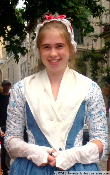Una chica de Quebec
Tuvo la amabilidad de dejarse fotografiar. Vestía el traje tradicional: se celebraba el 400 aniversario de la historia moderna de la nación canadiense
