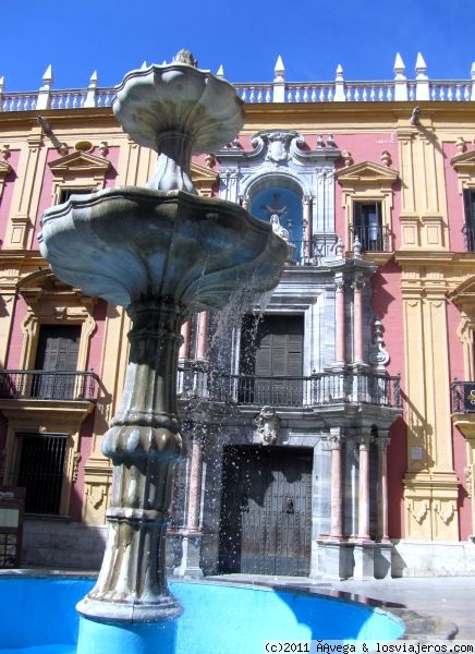 Fuente de la Plaza del Obispo, Málaga
Data de1785 y está situada entre el Palacio Episcopal y la Catedral.
