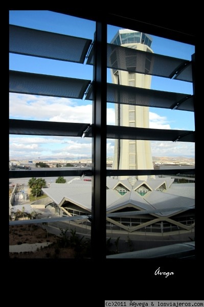 Torre de Control Aeropuerto de Málaga
Vistas a través de los ventanales de la T3
