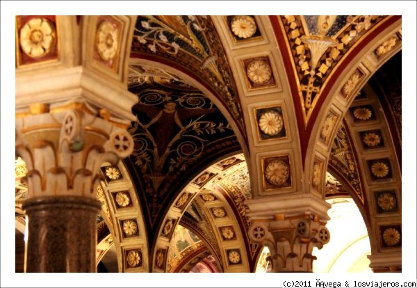 Un tesoro bajo el suelo. Roma
Detalle de una preciosa capilla de la ínsula en los subterráneos de la Iglesia de Santa Cecilia en el Tratévere.
