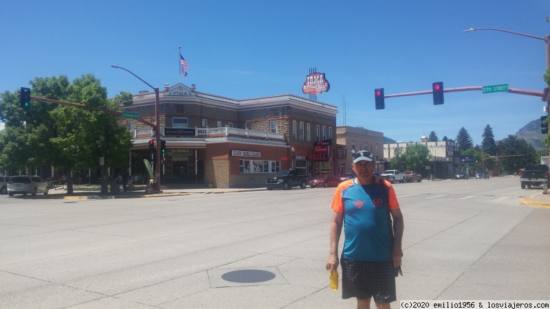 De camino a Yellowstone - Blogs de USA - Cody y  llegada a Yellowstone (1)