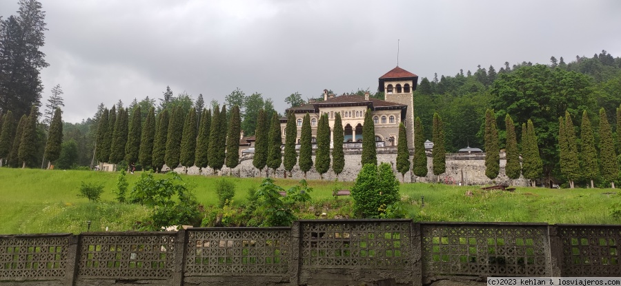 DIA 1 – SINAIA, RASNOV, BRASOV (02/06/23) - 12 días descubriendo Rumanía en coche (2)