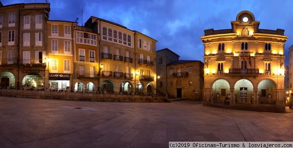 Plaza Mayor de Ourense - Galicia
La Plaza Mayor de Ourense es una de las pocas plazas mayores en Europa con el suelo levemente inclinado.
