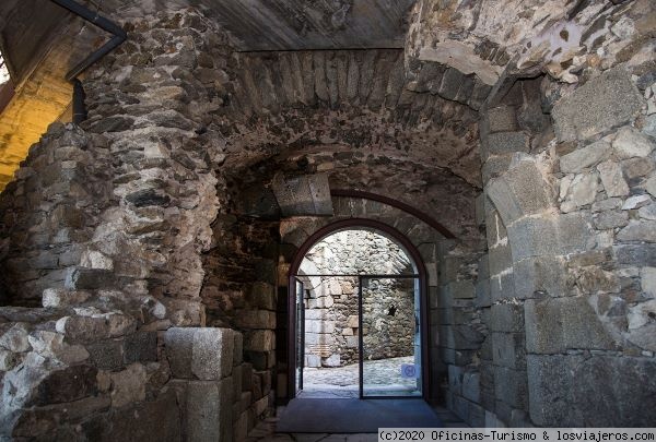 Visita Virtual: Castillo de la Trinitat de Roses - Gerona (3)