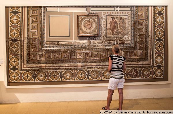 Museo Nacional Arqueológico de Tarragona
Mosaico de Medusa. Se trata del mejor mosaico de los hallados en Tárraco. Procedente de la zona residencial de la ciudad, formaría parte de la decoración pavimental de una domus, de donde fue trasladado al Museo Arqueológico
