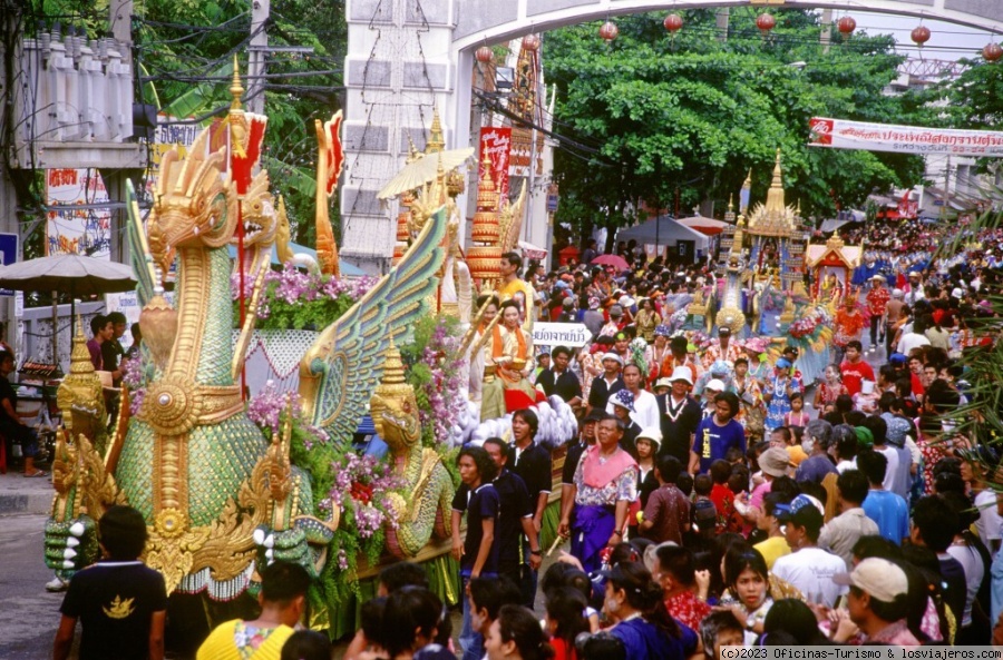 Festival Songkran o Año Nuevo Budista en Tailandia
