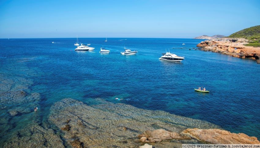 Santa Eulària des Riu: Guía para disfrutar del mar y el verano (Ibiza) (1)