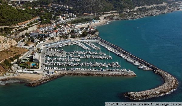 Tres puertos deportivos, propuestas de ocio y gastronomía en Sitges (Barcelona), Town-Spain (2)